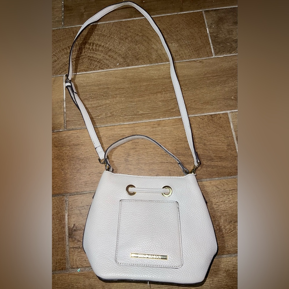 Elegant Cream Shoulder Bag